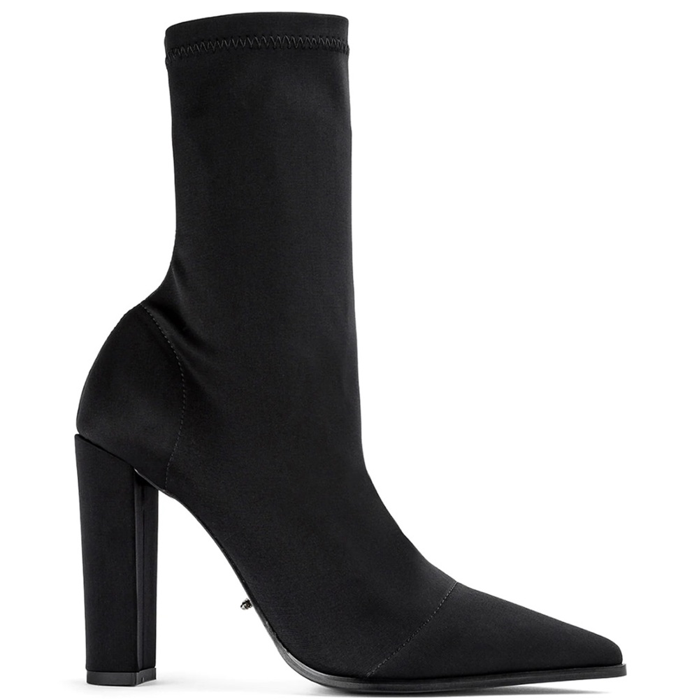 Lila Black Lycra Ankle Boots Size 7 (US)